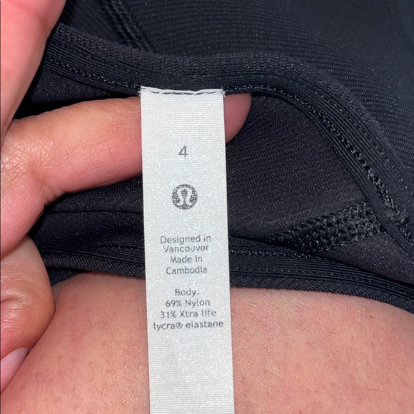 lululemon athletica Black Crop Top - Picture 6 of 6